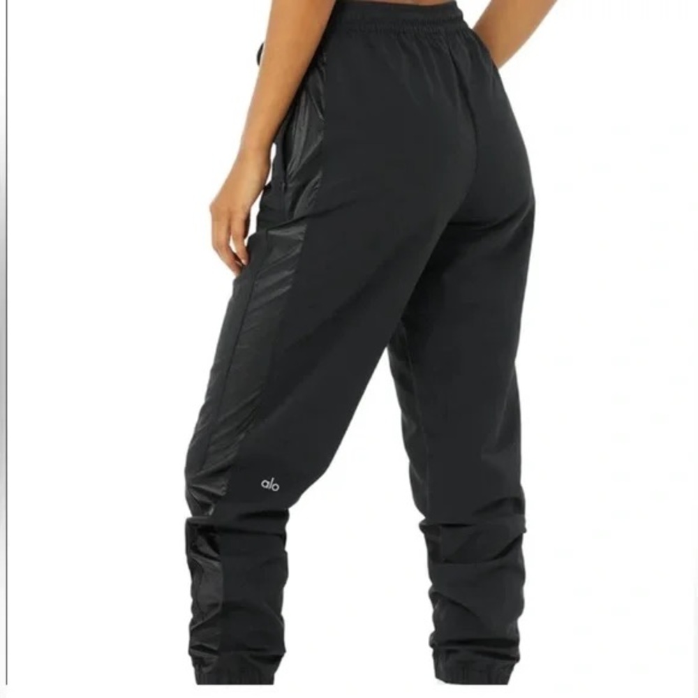 Alo High-Waist Track Pants in Black